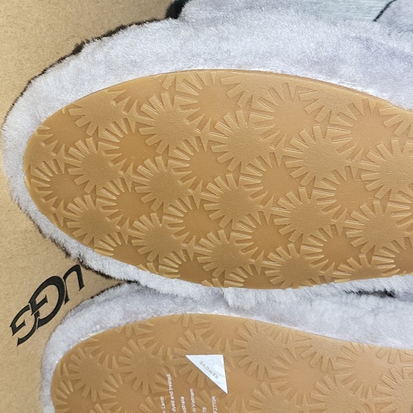 UGG Oh Yeah logo double strap sandals in soft amethyst - Picture 12 of 16